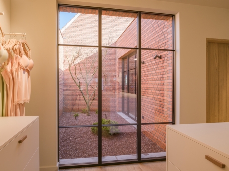 Verbouwing van handelsruimte met appartement